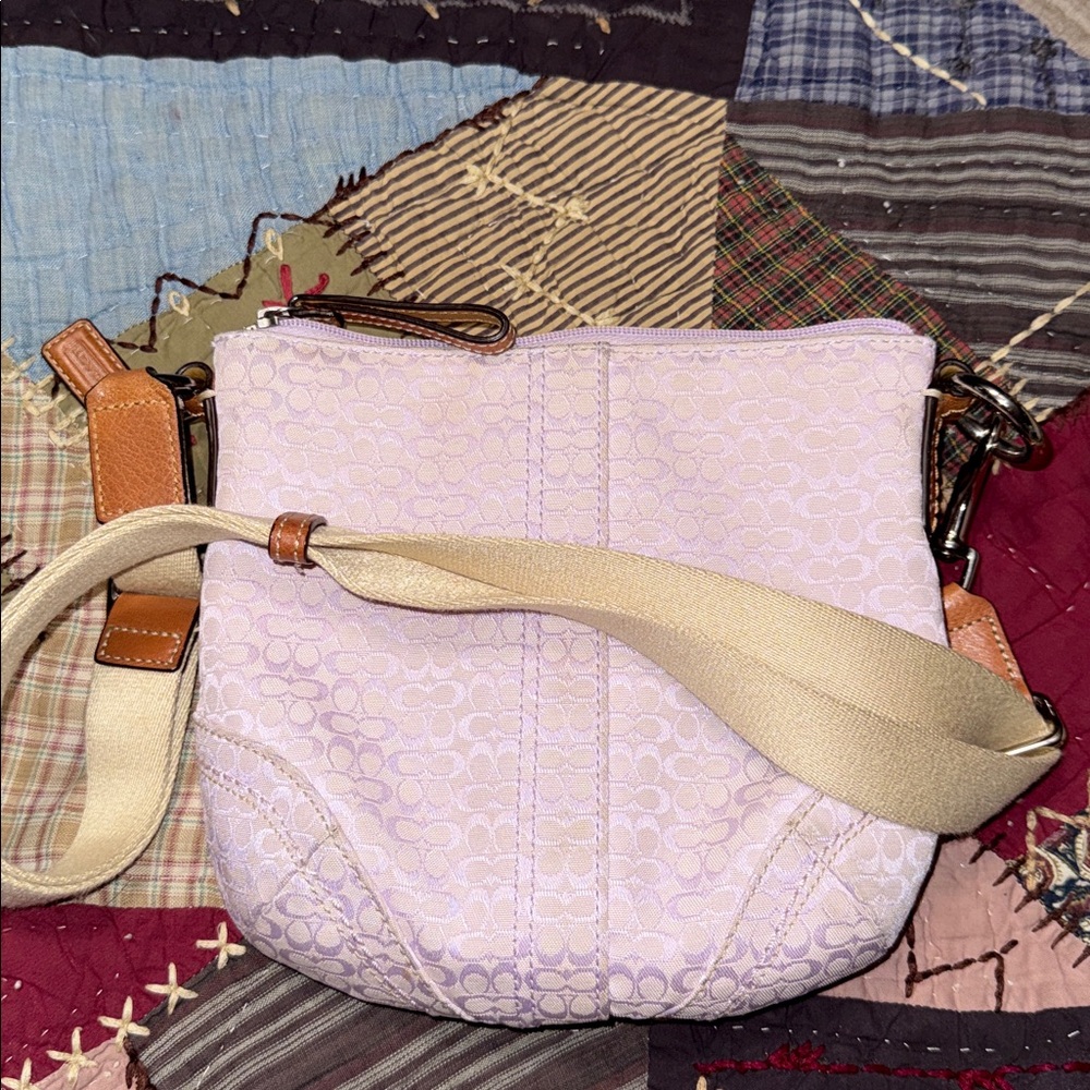 Coach Lavender Mini **RARE** - Picture 5 of 8
